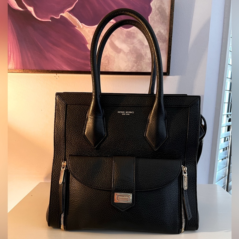 Henri Bendel New York Tote bag. In pristine condition! A perfect work bag!
